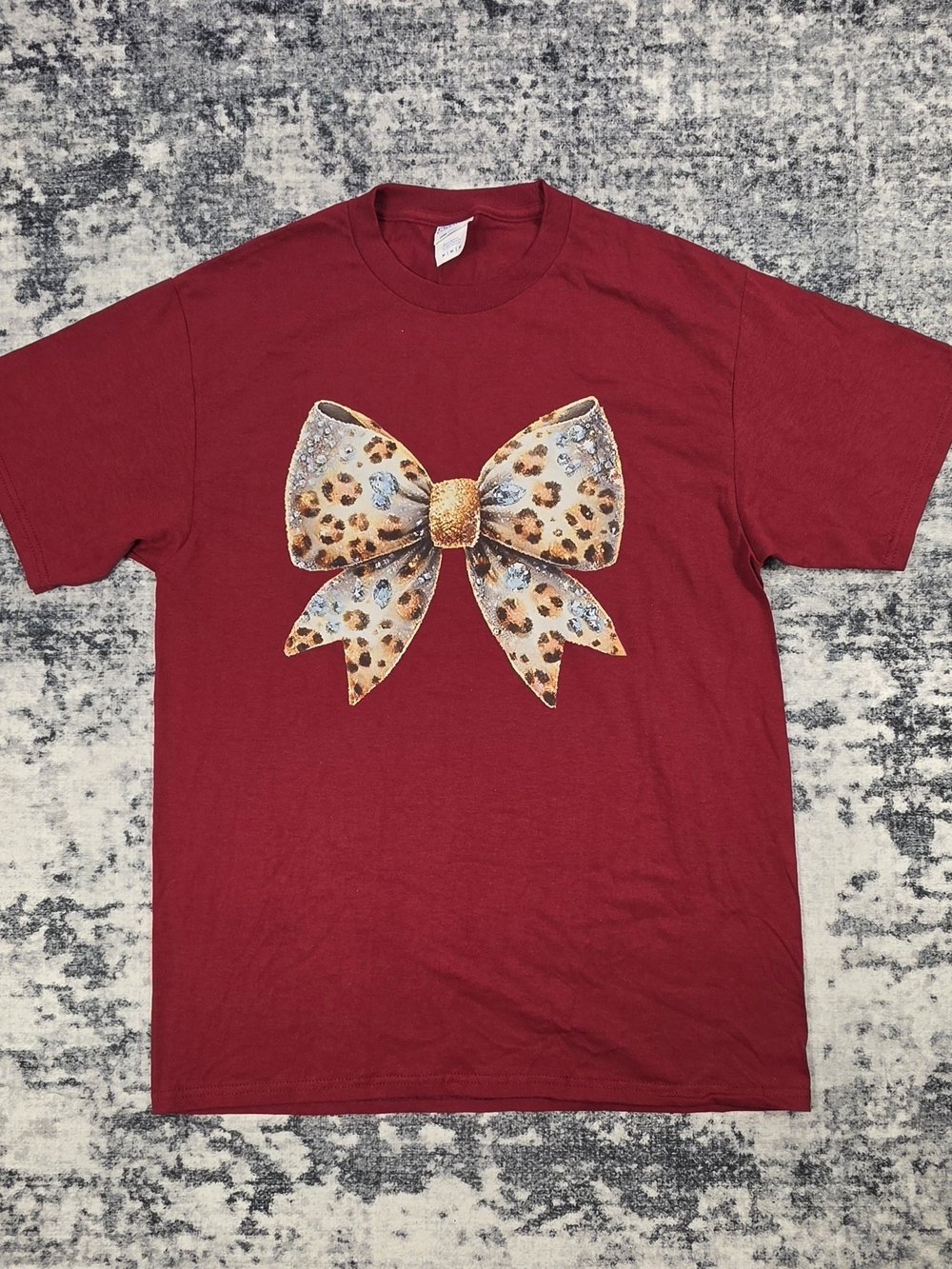 Port & Company Core Cotton Burgundy Leopard Bow Graphic T-Shirt Size M New